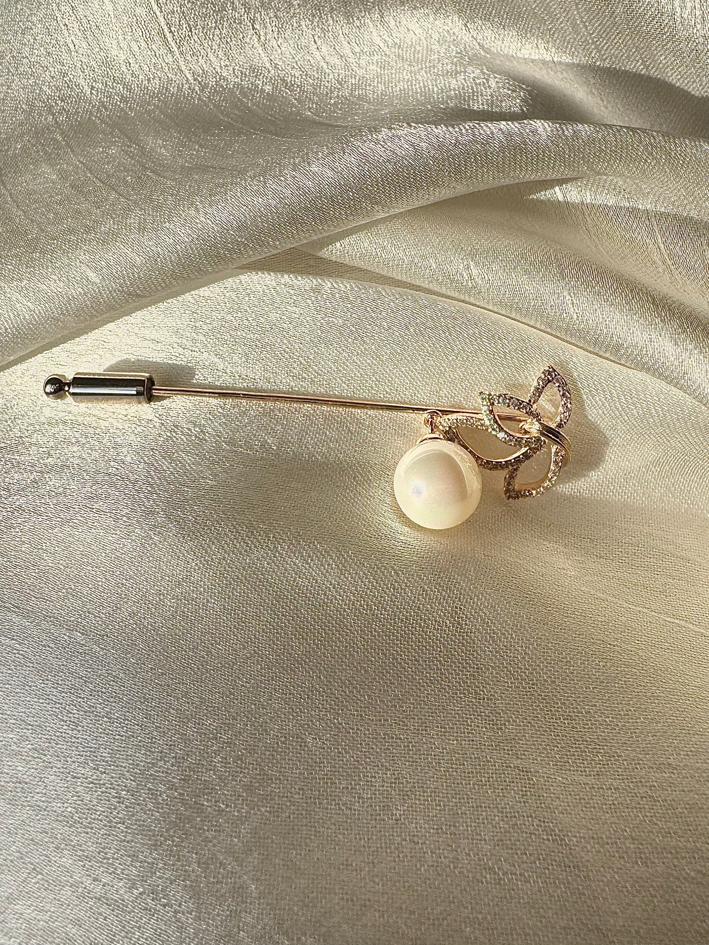 Pearl pin