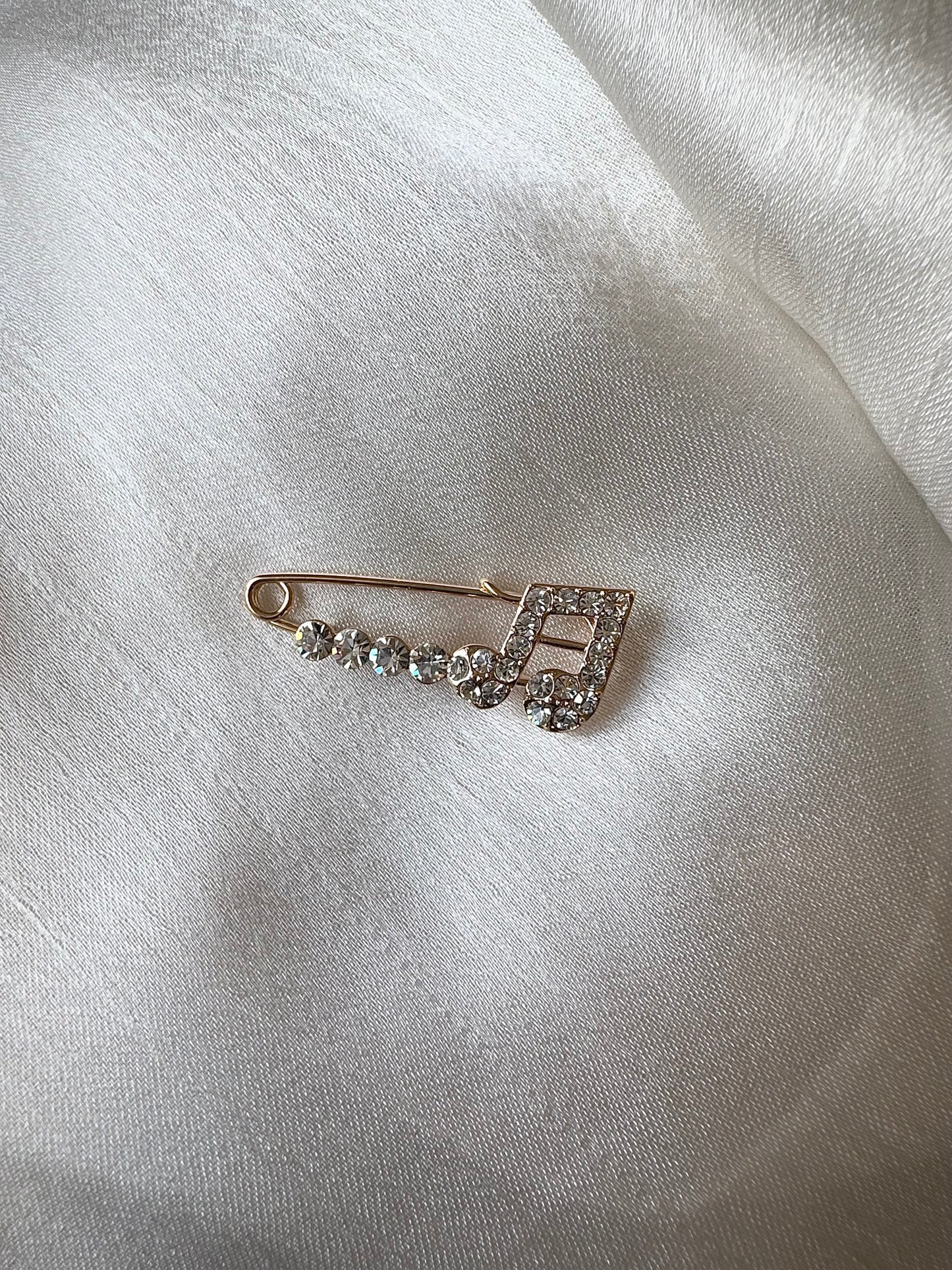 Music pin