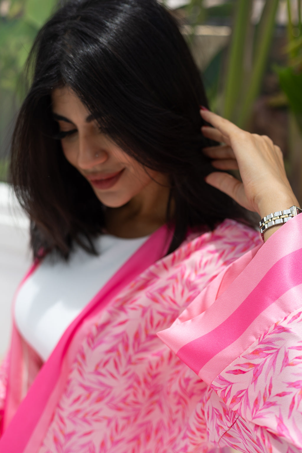 Pinky leaves