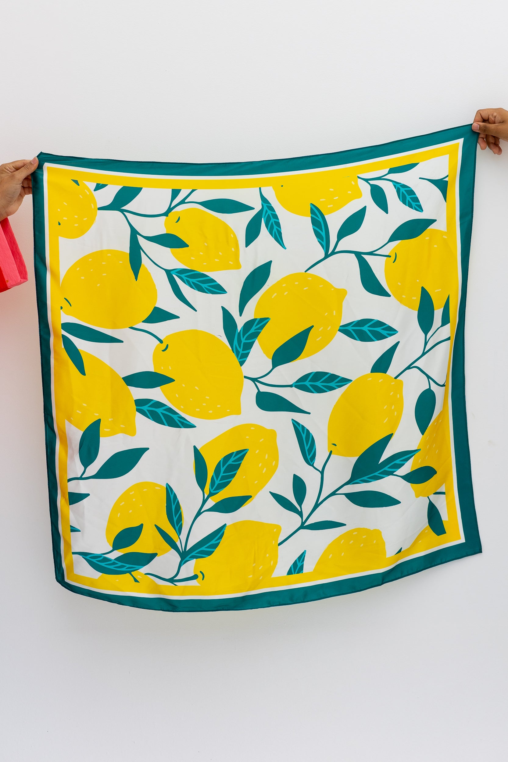 Green lemon scarf