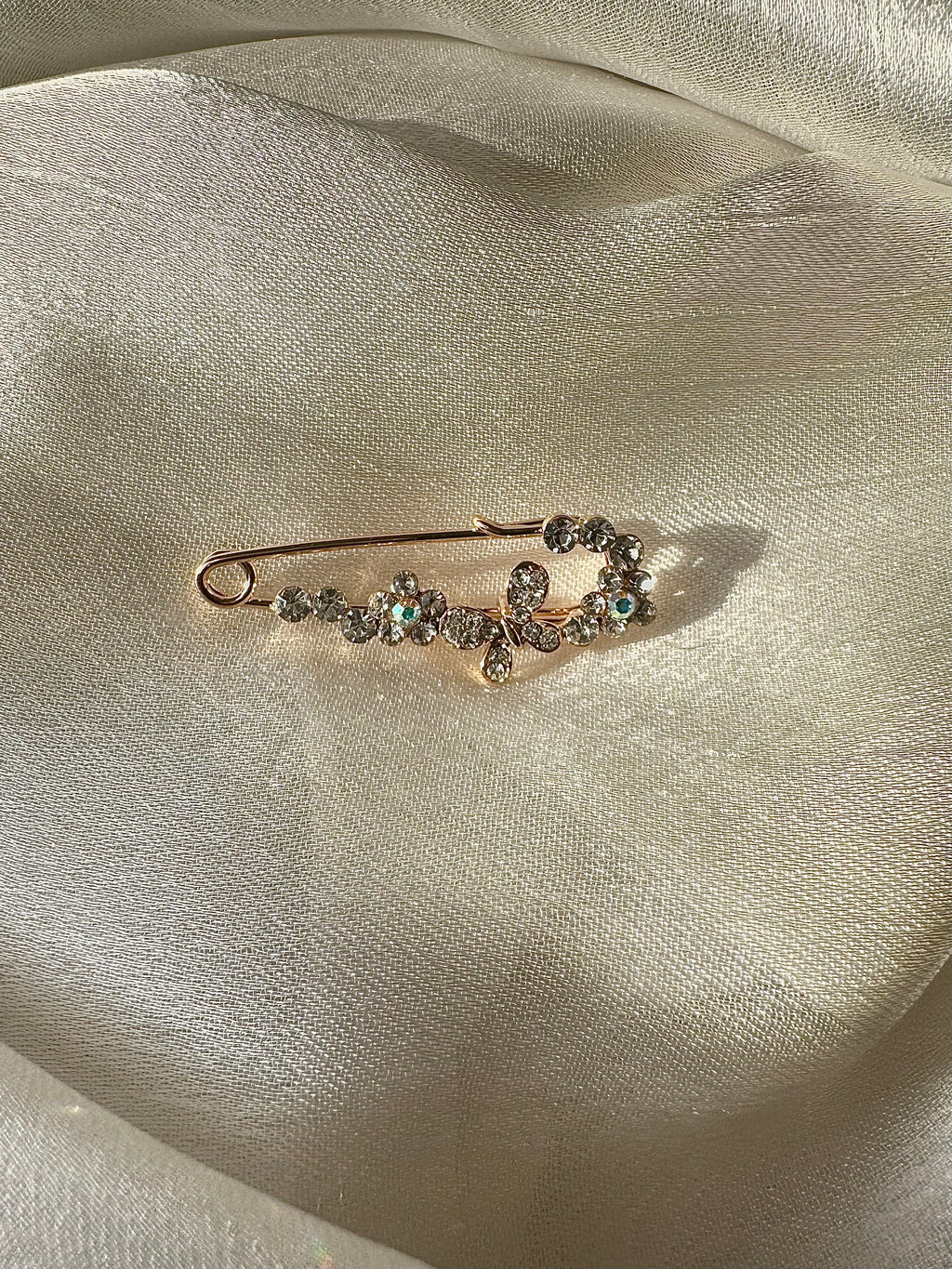 Butterfly pin