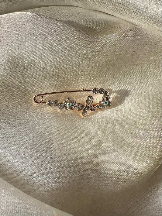 Butterfly pin