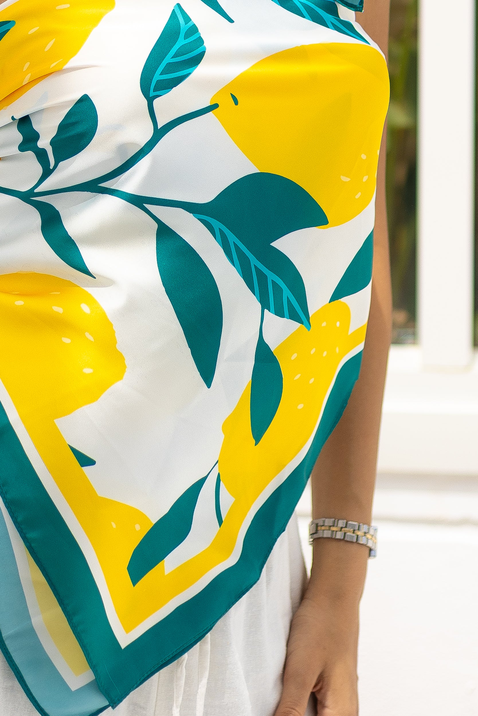 Green lemon scarf