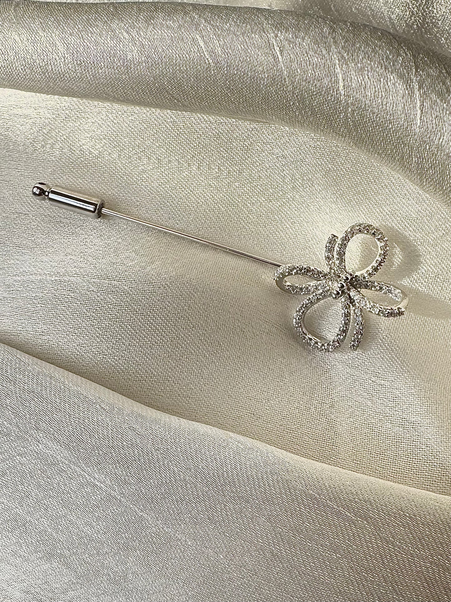 Silver bow long pin