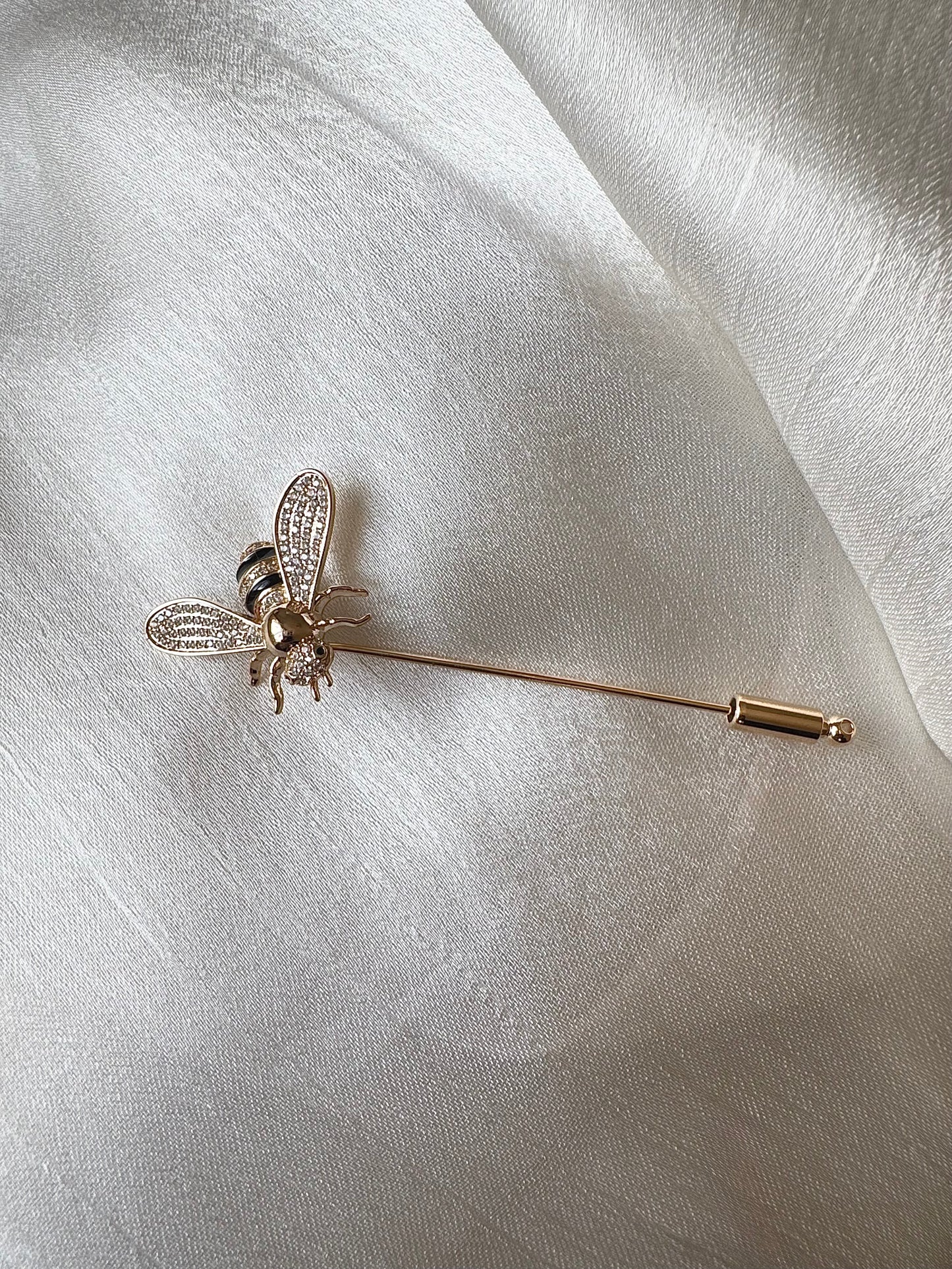 Bee long pin