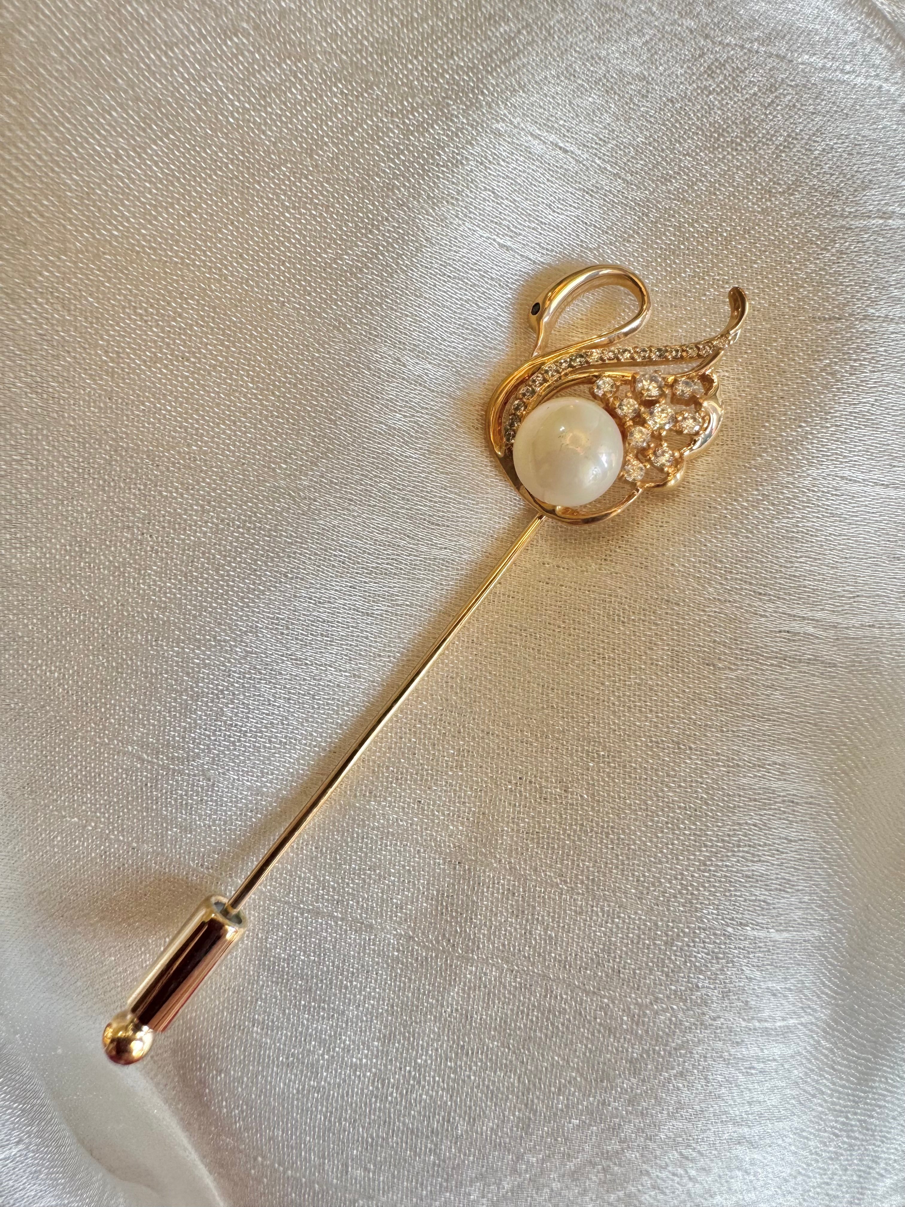 Swan pin