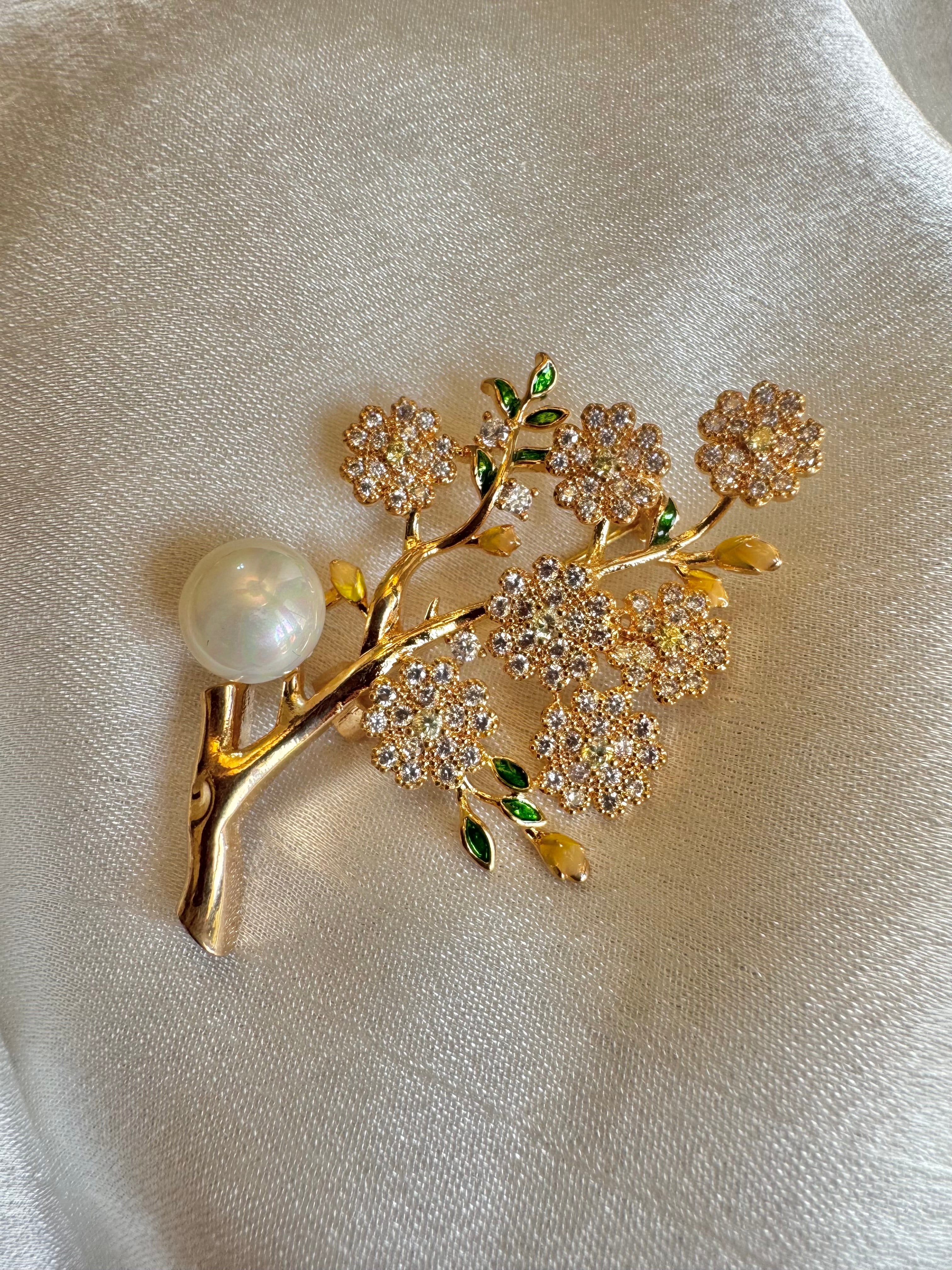 Pearl tree brooch