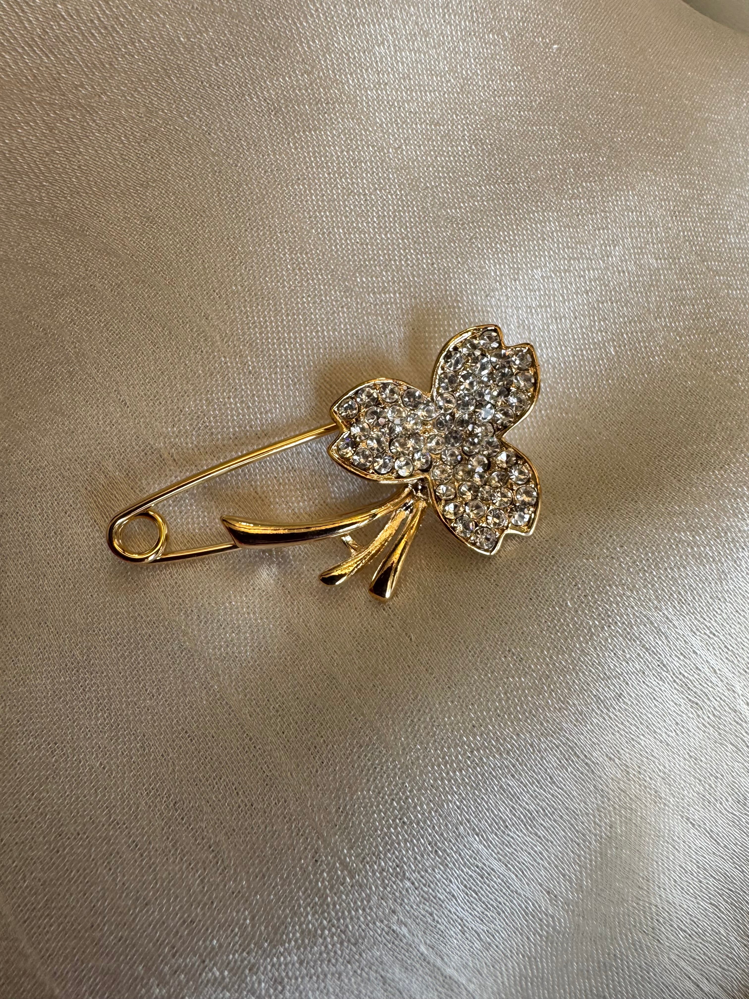Flower pin