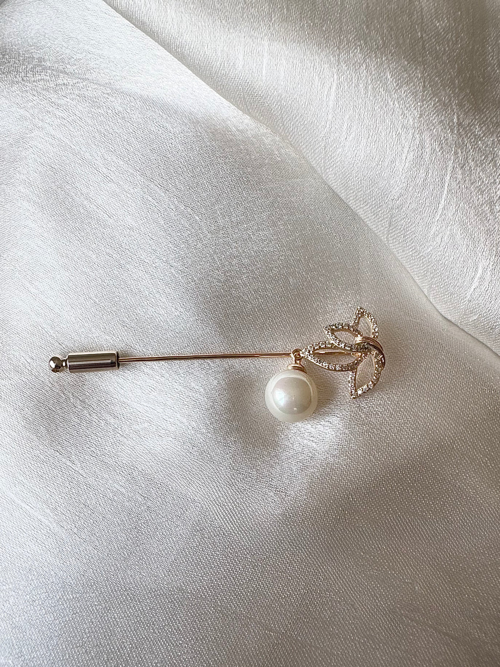 Pearl pin
