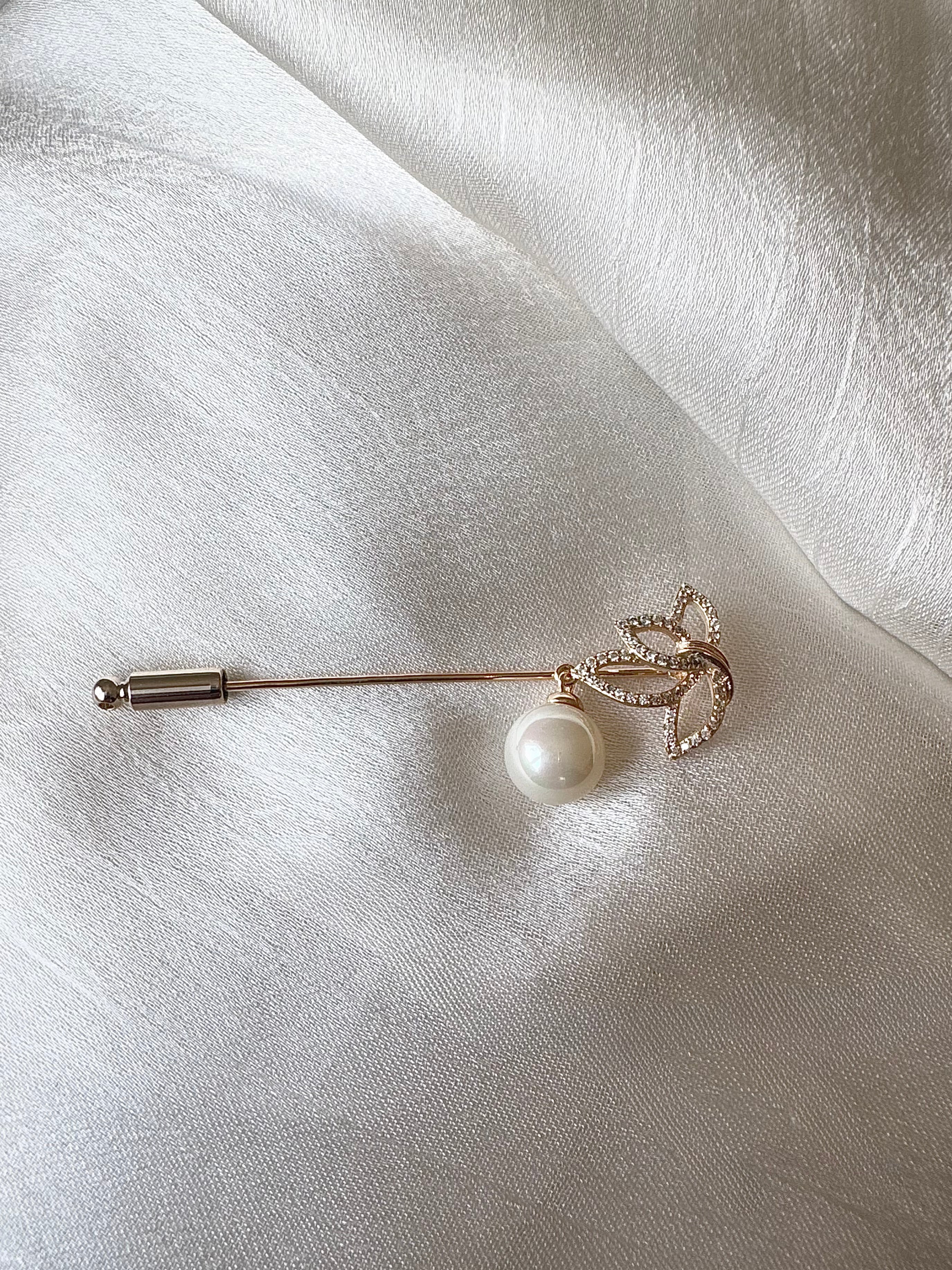 Pearl pin