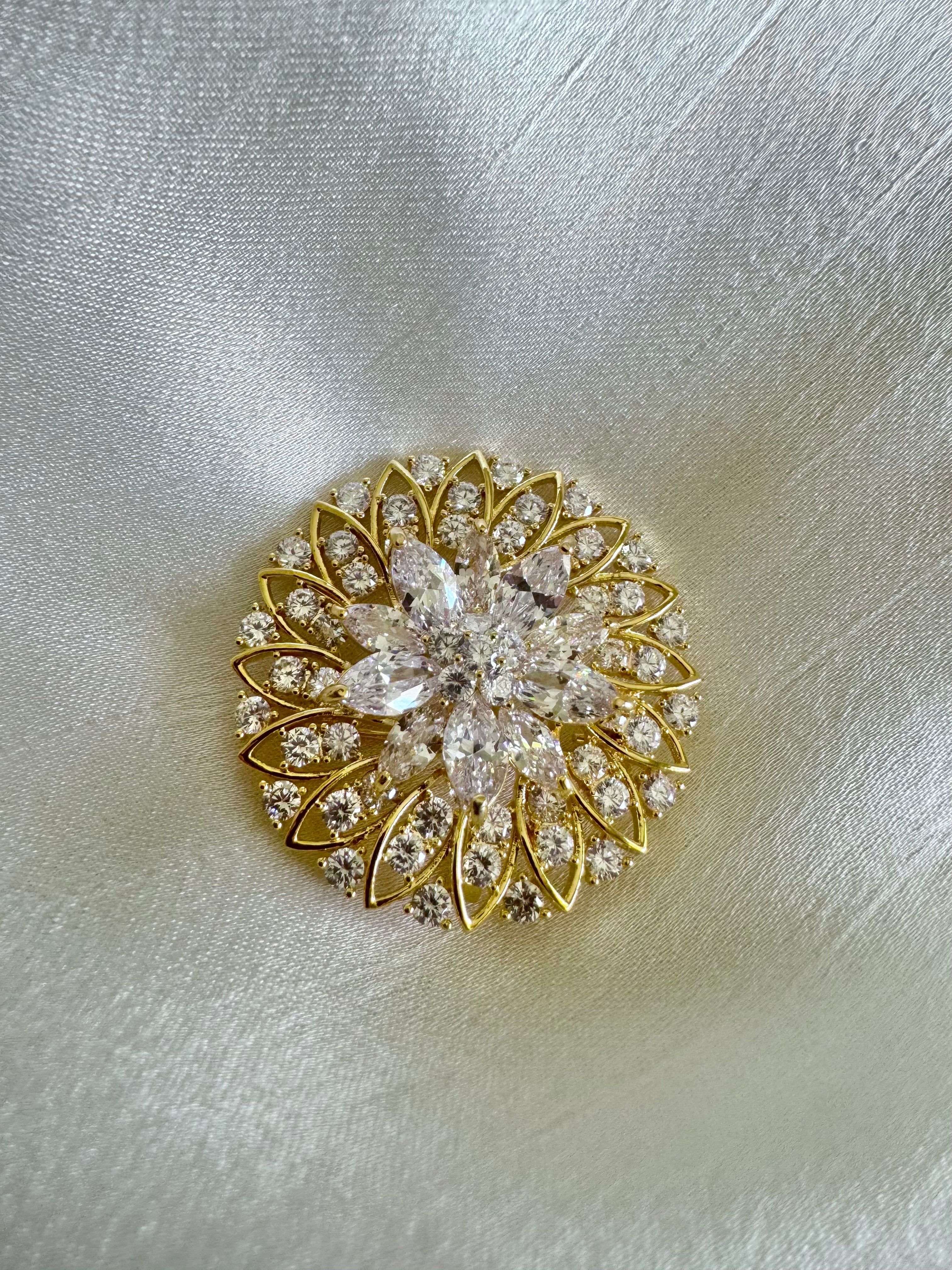 Dimond brooch